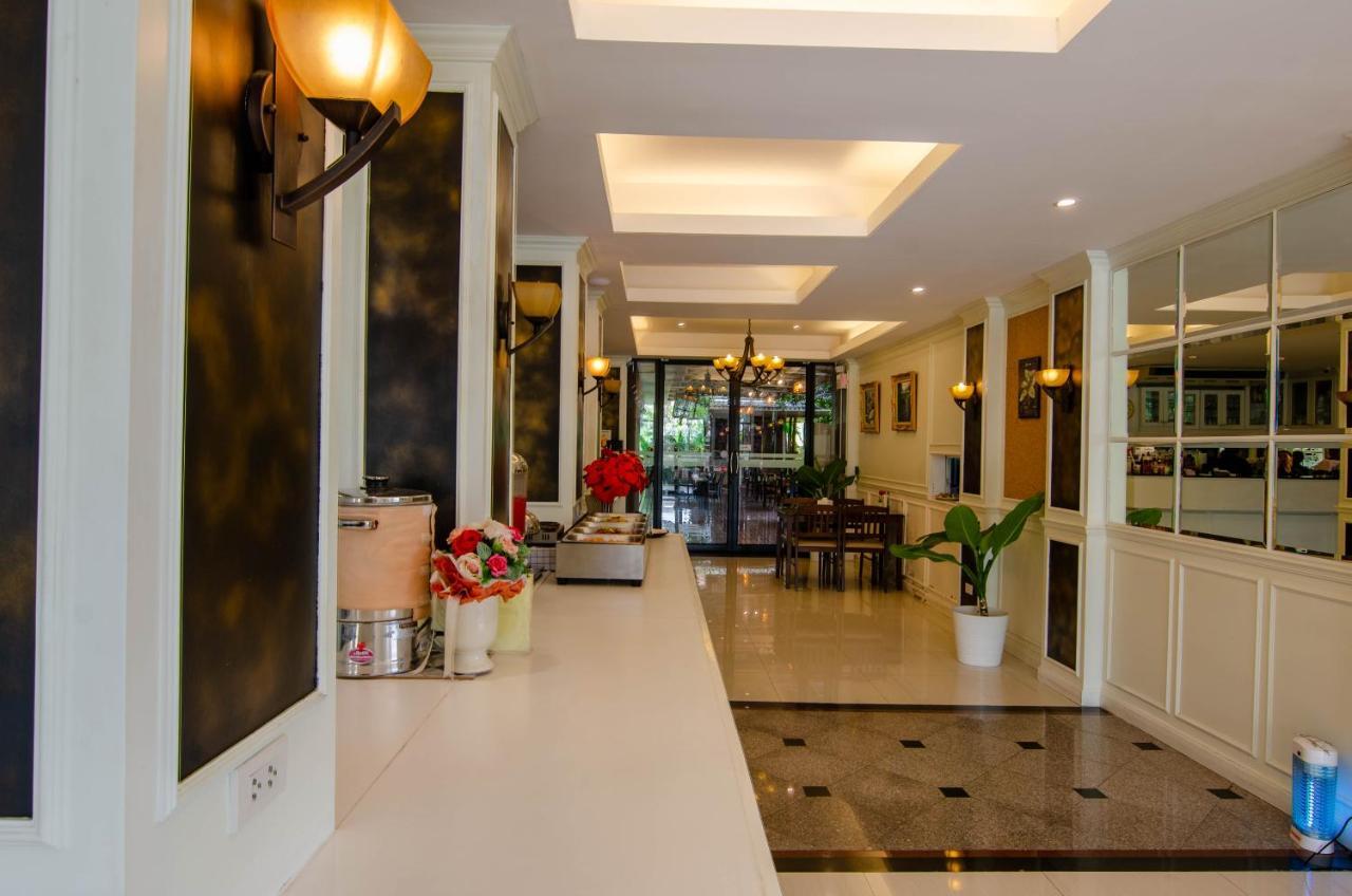 Tara Lake Bangkok Exterior photo